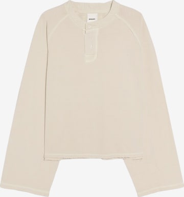 T-Shirt Bershka en beige : devant