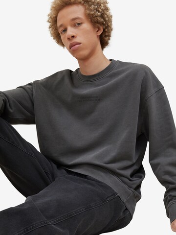 TOM TAILOR DENIM Sweatshirt in Grey