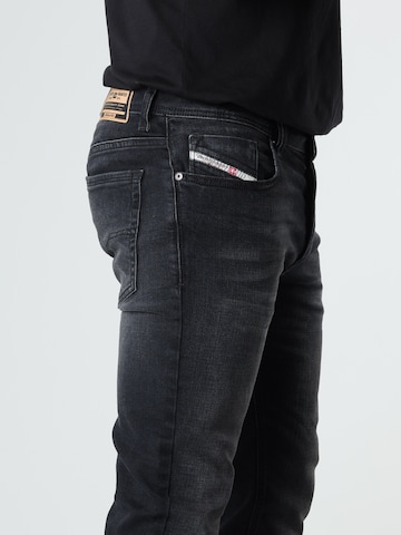 Skinny Jean 'TROXER' DIESEL en gris