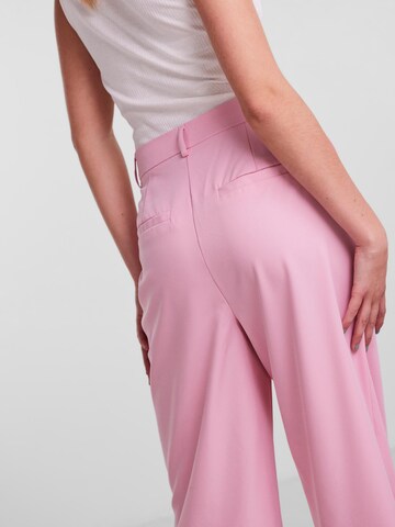 PIECES Regular Pleat-Front Pants in Pink