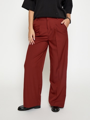 Regular Pantalon 'Ophelia' DESIRES en marron : devant