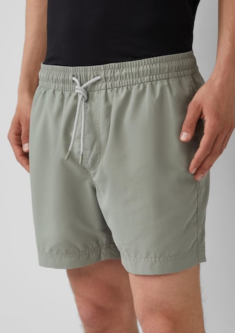 Shorts de bain QS en vert : devant