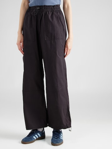 InWear - Perna larga Calças 'Pinja' em preto: frente