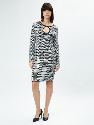 Abito in maglia di Influencer in nero