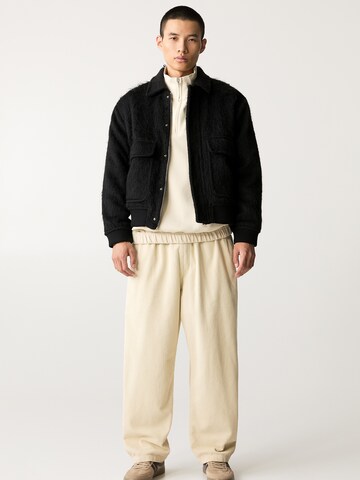 Pull&Bear Prehodna jakna | črna barva