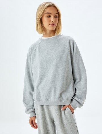 Koton Sweatshirt in Grau: Vorderseite