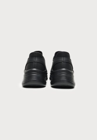 SKECHERS Slip-on 'BOBS B FLEX' in Zwart