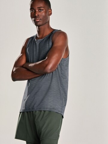 Next - Camiseta funcional en gris