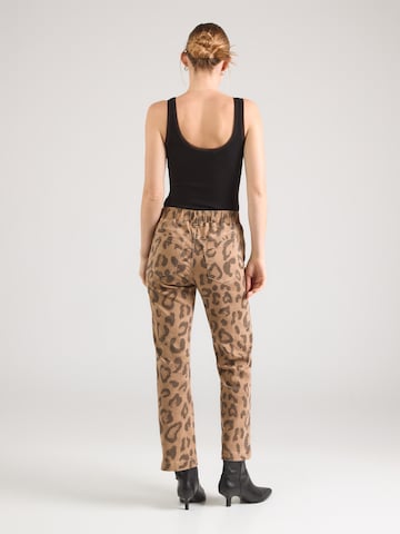 monari regular Τζιν σε καφέ