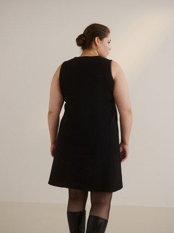 Guido Maria Kretschmer Curvy Knit dress 'Mirell' in Black
