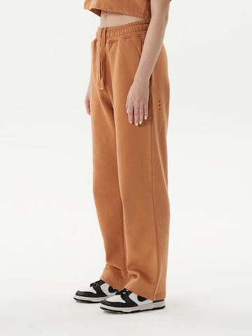 Ossy Homer Loosefit Sporthose 'Heavy Cotton 450 GSM N1Y013' in Braun