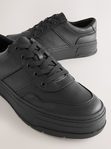 Next Rövid szárú sportcipők 'Signature' - fekete