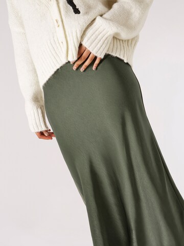 Apricot Skirt in Green