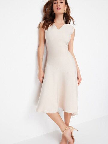 Trendyol Kleid in Grau: Vorderseite