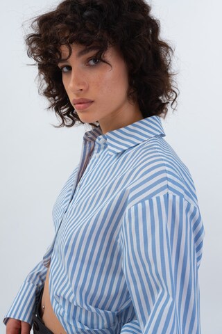 Aligne - Blusa 'Flick' em azul