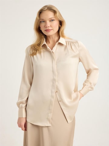 HOME STORE Klederdracht shirt in Beige: voorkant