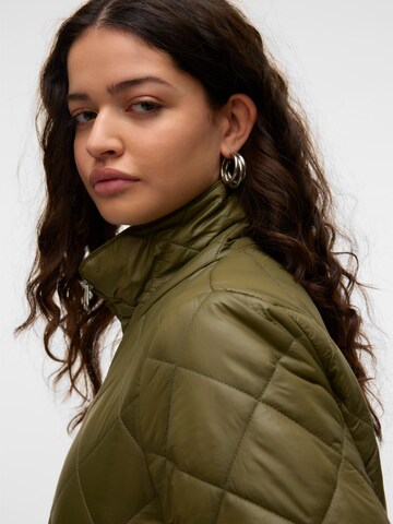 Veste mi-saison 'VMSkylar' VERO MODA en vert