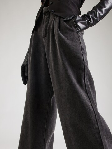 Warehouse - Perna larga Calças de ganga de pregas em preto