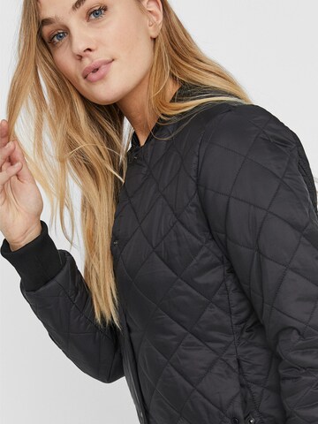 VERO MODA Übergangsjacke 'HAYLE' in Schwarz