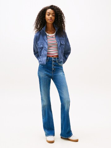 Tommy Jeans Демисезонная куртка в Синий