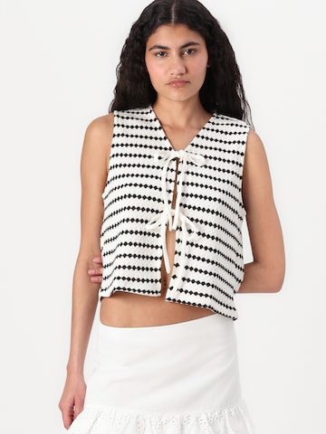 ONLY - Chaleco 'ONLEVA' en blanco