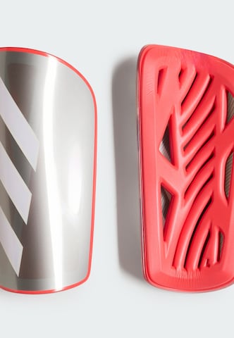 ADIDAS PERFORMANCE - Protetor 'Tiro League' em prata