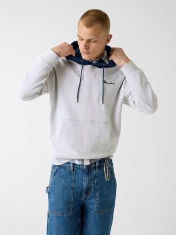 GUESS Sweatshirt in Grau: Vorderseite