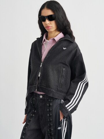 ADIDAS ORIGINALS Демисезонная куртка в Черный: спереди