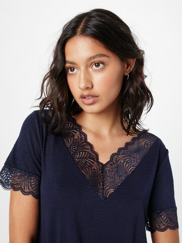 ABOUT YOU Shirt 'Lene' in Blau