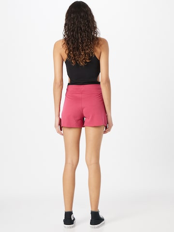 GAP Regular Shorts 'HERITAGE' in Rot