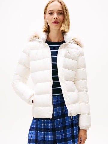 Tommy Jeans Talvitakki värissä valkoinen: etupuoli