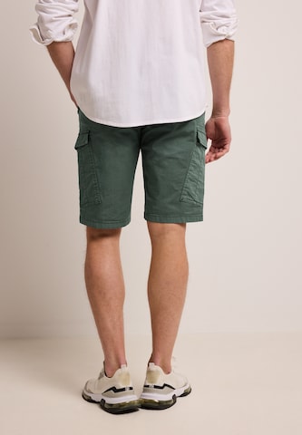 Street One MEN Regular Shorts in Grün
