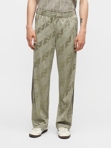 ADIDAS ORIGINALS - Pierna ancha Pantalón 'Firebird' en verde: frente