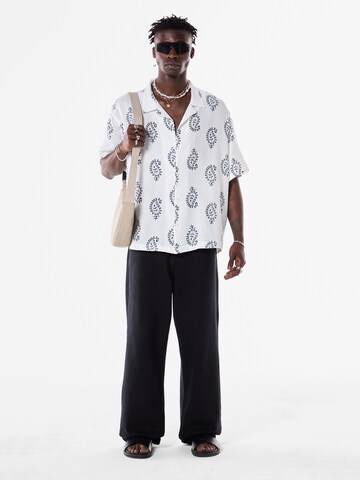 VAMOS CLO Comfort fit Button Up Shirt in White