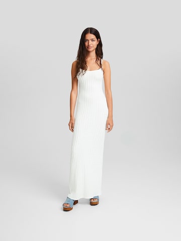 Bershka Letní šaty – bílá