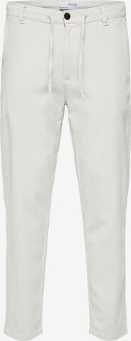 Pantalon chino 'Brody' SELECTED HOMME en blanc : devant