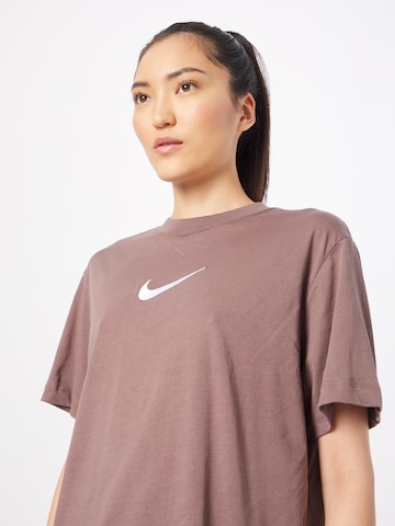 Nike Sportswear T-shirt i lila