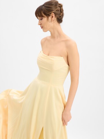 Robe de soirée Luxuar Fashion en jaune