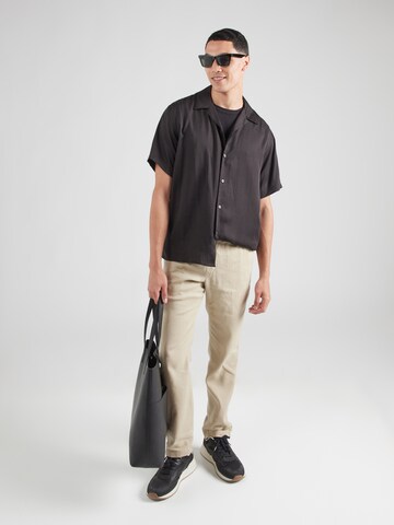 Fit confort Chemise 'SLHCHARLIE' SELECTED en noir