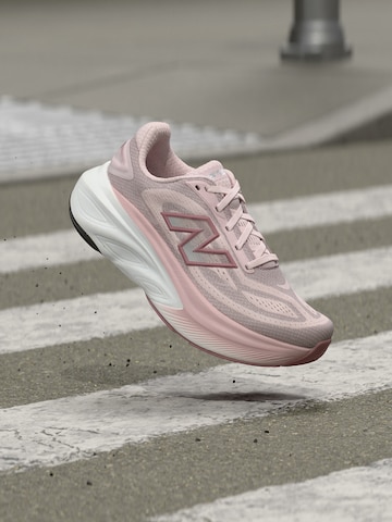 Chaussure de course 'More' new balance en rose