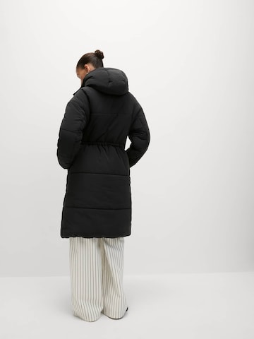 Cappotto invernale di Marks & Spencer in nero