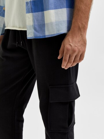 SELECTED HOMME Tapered Hose 'Ros' in Schwarz