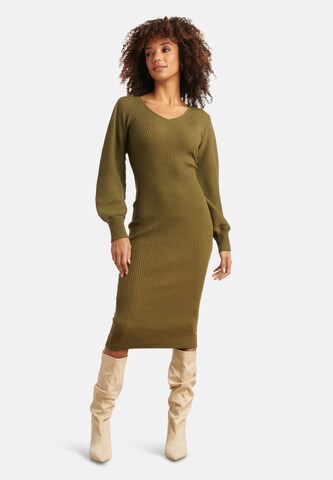 Smashed Lemon Knitted dress in Green: front