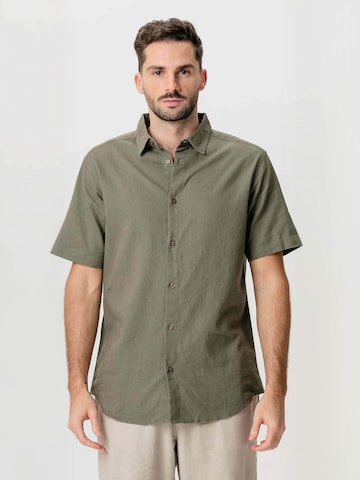 Chemise ' Linen Blend ' TEESHOPPEN en vert : devant