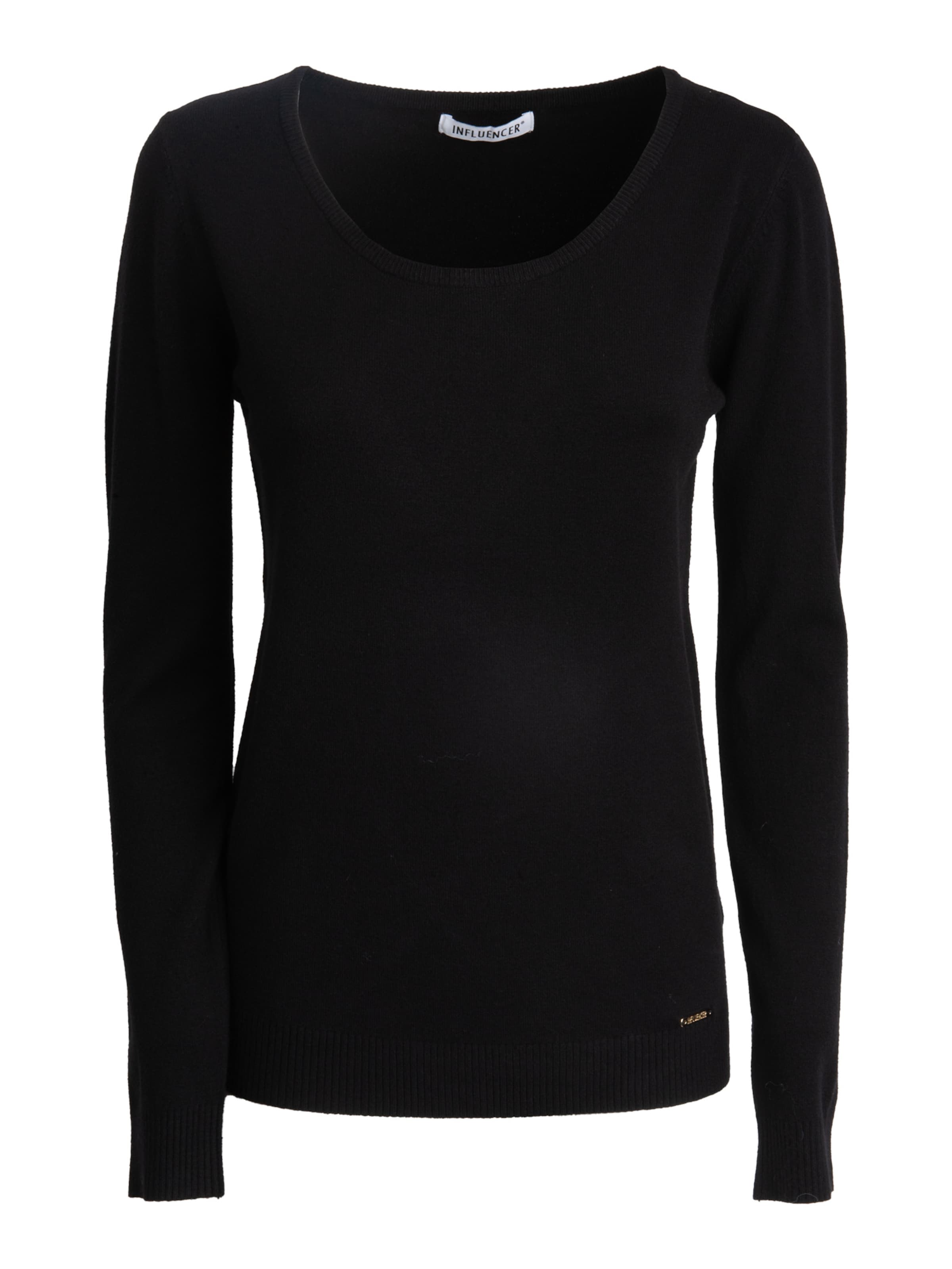 Influencer Sweater in Black: front