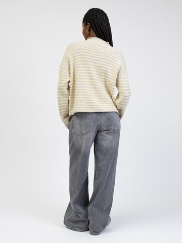 BROKE + SCHÖN Knit Cardigan in Yellow