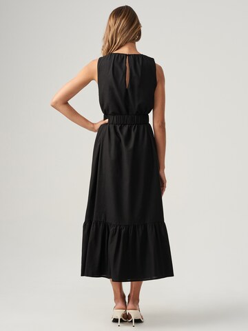 The Fated Kleid 'AXEL' in Schwarz: Rückseite