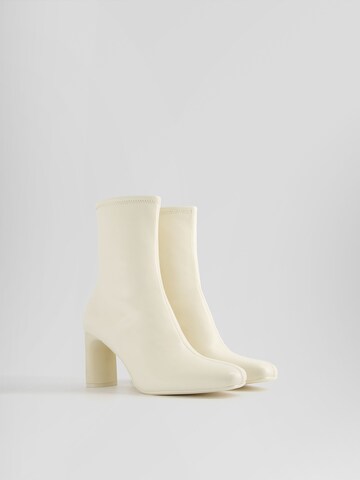 Bershka Bootie in White