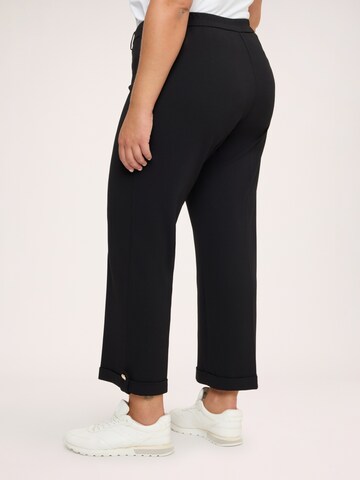 Coupe slim Pantalon Fiorella Rubino en noir