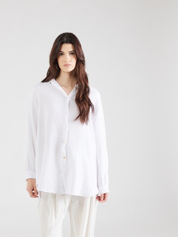 Sublevel Blouse in White: front